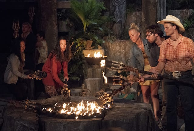 Foto de Jessica Peet no Tribal Council on Survivor temporada 37