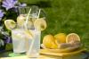 Hogyan készítsük el a tökéletes tavaszi limonádét - SheKnows