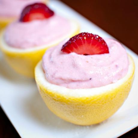 Erdbeer-Zitronen-Mousse-Tassen
