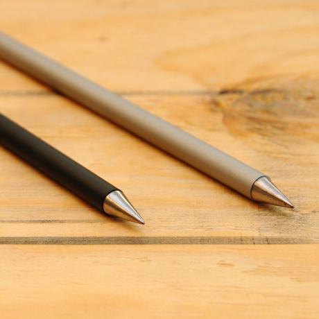 metāla pildspalva bez tintes
