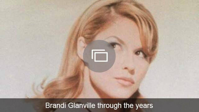 Brandi Glanville à travers le diaporama des années
