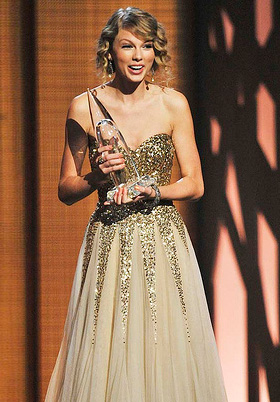 Taylor Swift -- 2009 CMA