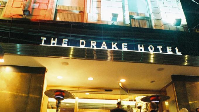 Hotel Drake