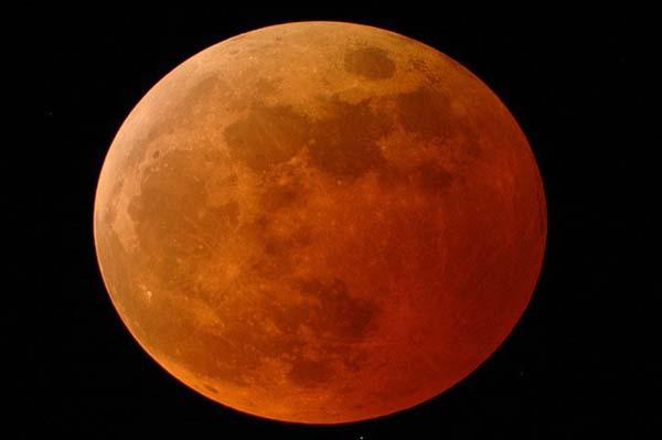 Місячне затемнення 2010 сьогодні вночі