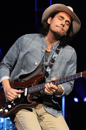 John Mayer neckt neue Single Shadow Days von Born and Raised