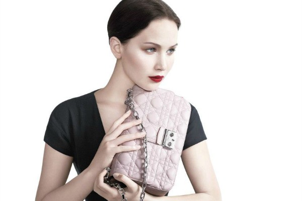 Jennifer Lawrence blijft het gezicht van Dior