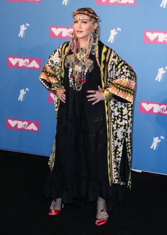 MANHETENA, ŅUJORKSITIJA, NY, ASV — 20. AUGUSTS: 2018 MTV Video Music Awards, kas notika Radio City Music Hall 2018. gada 20. augustā Manhetenā, Ņujorkā, Ņujorkā, Amerikas Savienotajās Valstīs. 2018. gada 20. augusts Attēlā: Madonna. Fotoattēla kredīts: Xavier CollinImage preses aģentūra MEGA TheMegaAgency.com +1 888 505 6342 (Mega Agency TagID: MEGA264787_001.jpg) [Foto, izmantojot Mega Agency]