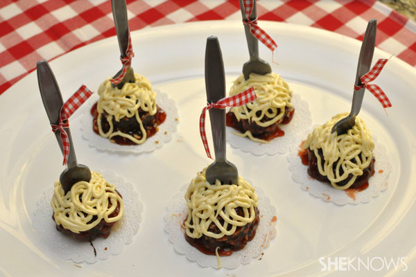 Afgewerkte spaghetti en gehaktbal cakeballs