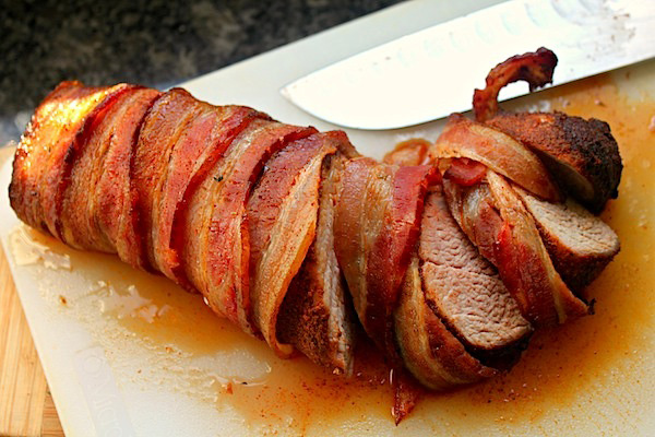 لحم المتن بالتوابل ملفوفة في لحم الخنزير المقدد