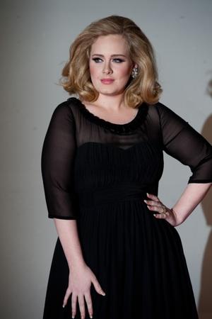 Adele i sort