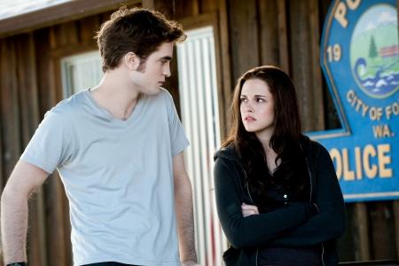 Robertas Pattinsonas ir Kristen Stewart filme „Eclipse“