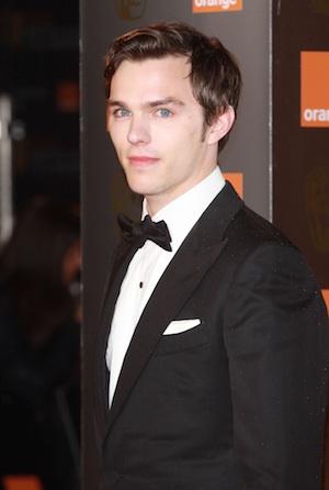 Nicholas Hoult rusar om Jennifer Lawrence.