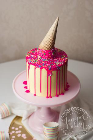 Modernas dzimšanas dienas kūkas no Instagram | Saldējuma pilienu kūka