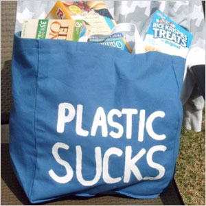 Plastik saugt Statement-Tasche