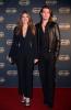 Elizabeth Hurley, Benzer Oğluyla En Şık Siyah Takım Elbiseyi Giydi - SheKnows