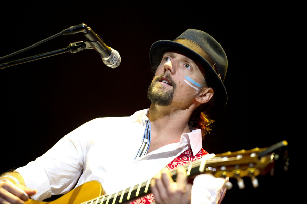 Jason Mraz uppträder live i Amsterdam