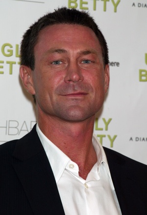 Grant Bowler 