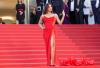 Eva Longoria 2023-ban Cannes-ban nagy hasítású vörös ruhában növelte a hőséget – SheKnows