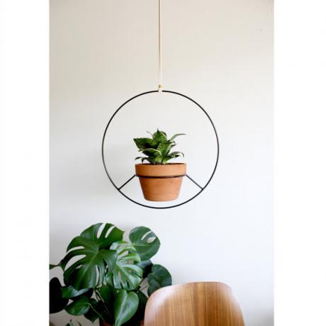 Cele mai bune plantatoare de pe Etsy | Mașină de agățat din metal negru