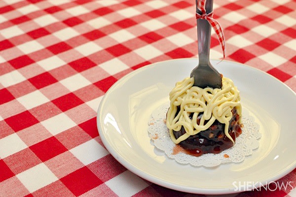 Cakeballetjes met spaghetti en gehaktbal | SheKnows.com