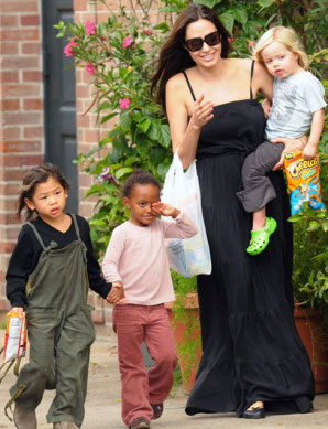 Angelina Jolie und Familie