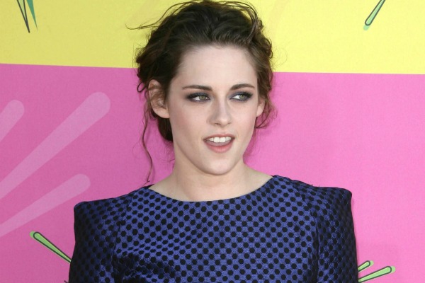 Kristen Stewart muestra su nuevo y colorido 'do!