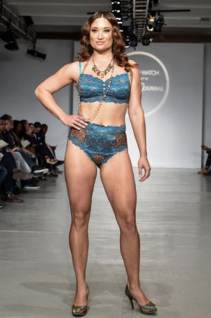 Semana de la moda de lencería Modelo 2 