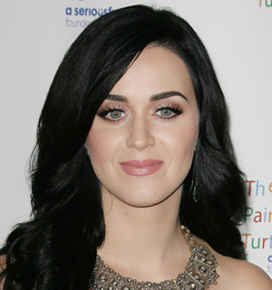 Bulu mata Katy Perry yang sangat panjang