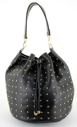 Shoppe den Look: LANY Stud Bucket Bag in Schwarz (lanystyle.com, $ 42)