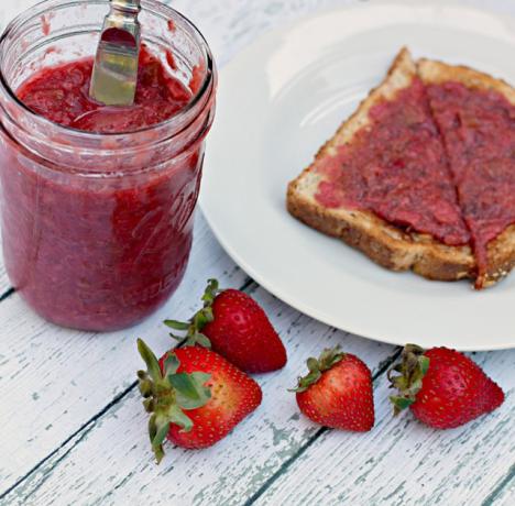 Slow Cooker Erdbeer-Rhabarber-Marmelade