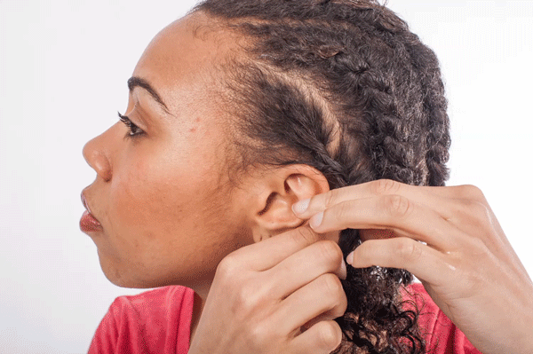 Jak provést Flat Twist Out: Twistujte vlasy jako copánky
