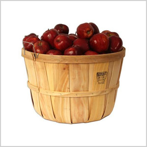 木製のリンゴのバスケット