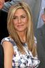 Jennifer Aniston tagadja a 8000 dolláros szépségápolási rutint – SheKnows