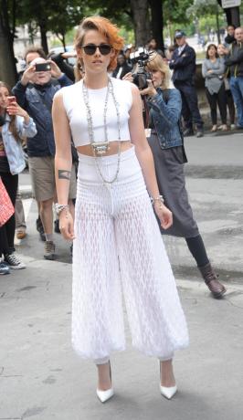 Kristen Stewart auf der Pariser Fashion Week