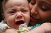 Miksi vauva itkee ja mitä voit tehdä asialle - SheKnows