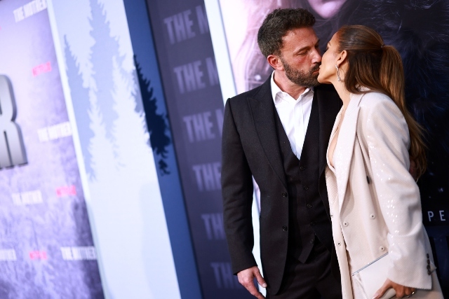 Ben Affleck och Jennifer Lopez deltar i premiärevenemanget 