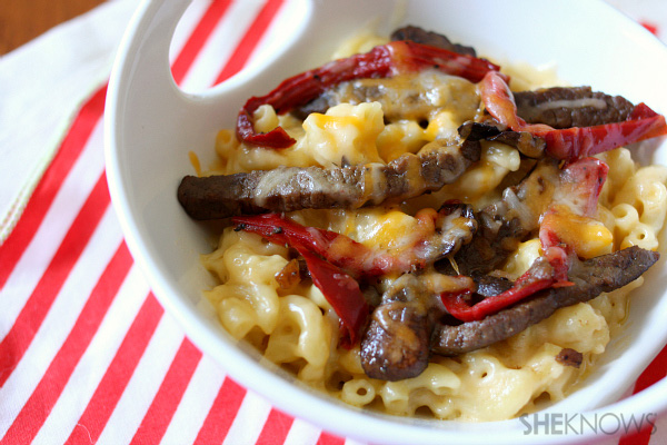 Philly cheesesteak mac e queijo