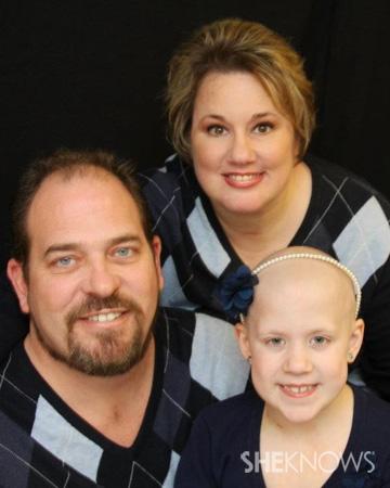 Nicole, sobreviviente de cáncer y sus padres