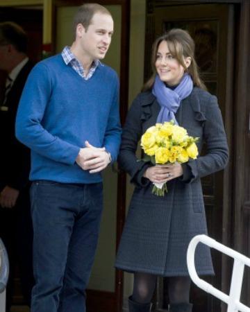 Kate Middleton és Vilmos herceg elhagyják a kórházat
