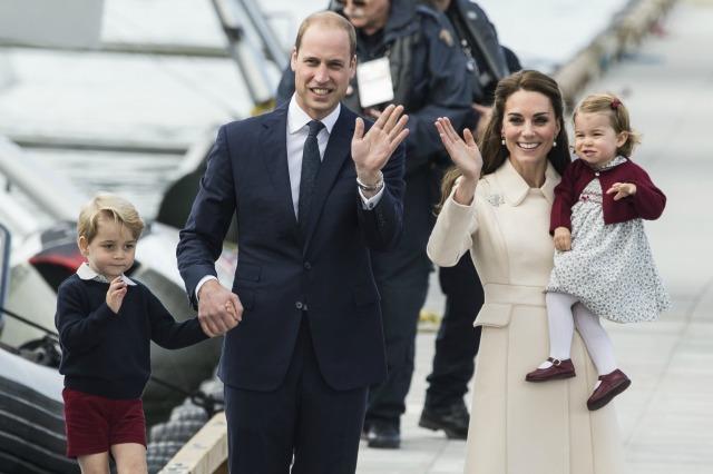 العائلة المالكة تغادر كندا