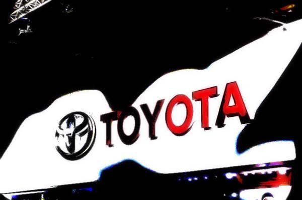 Toyota atsauc 1,53 miljonus automašīnu