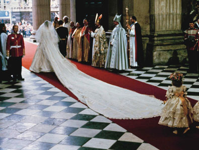 Diana hercegnő királyi menyasszonyi ruhája