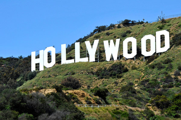 Hollywood-sign-green-celebs