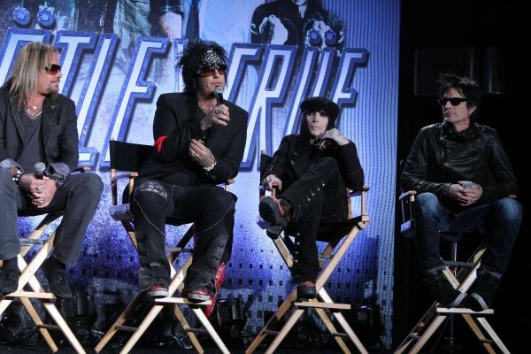Mötley Crüe מודיעה על פרישה