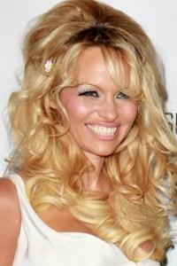 Pamela Anderson se preparando para dançar no DWTS