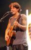 Gargle ar piesardzību: John Mayer balss uz ledus - SheKnows