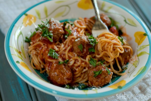 Przepis na spaghetti wolnowarowe i klopsiki