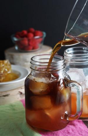 Летњи рецепти за коктеле са леденим чајем: Коктел од слатког чаја од малине