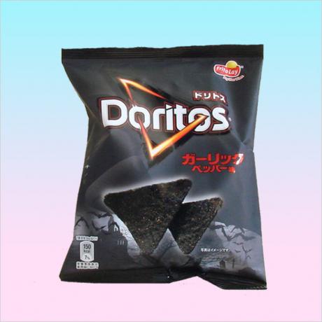 Melnie ķiploku Doritos no Japānas