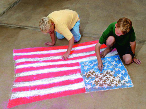 děti kreslí americkou vlajku